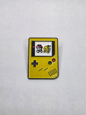 Καρφίτσα Game Boy X Pokémon καινούργια, κίτρινη με glossy φινίρισμα