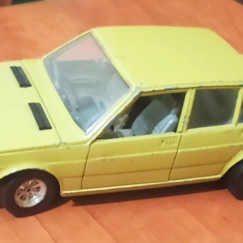 Bburago Alfa Romeo Giulietta 1.6 vintage diecast model 1/24