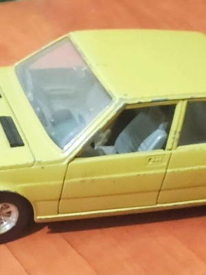 Bburago Alfa Romeo Giulietta 1.6 1/24 метален модел употребяван