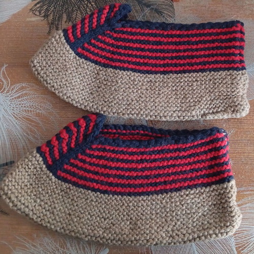 Hand-knitted slippers new, size 35-38, various colors