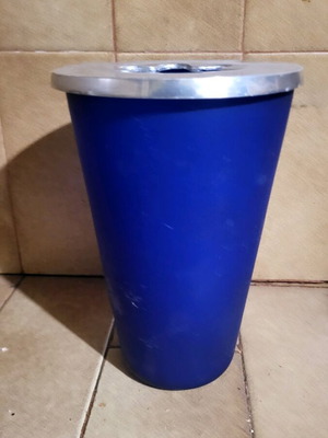 Decorative vase like new in deep blue color