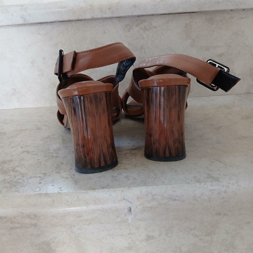 Leather sandals with anatomical sole and elegant heel, size 37, brown