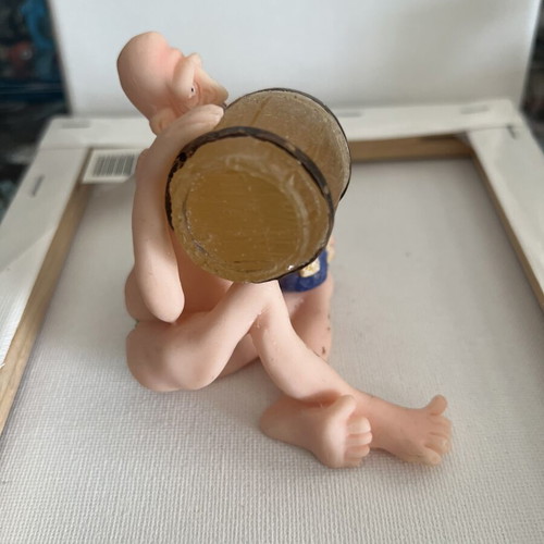 Humorous figurine