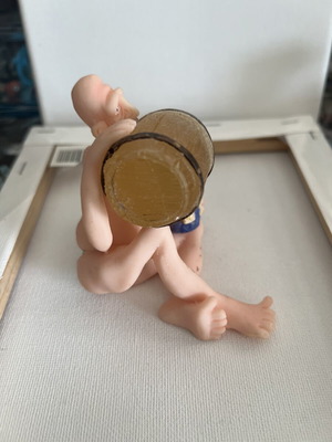 Humorous figurine