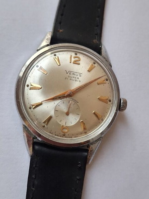 Venus Super 21Rubis Swiss wristwatch used with leather strap