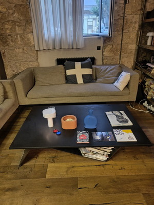 Σετ σαλονιού με τραπέζι γρανίτη, 8 δερμάτινες καρέκλες, διθέσιους και τριθέσιους καναπέδες