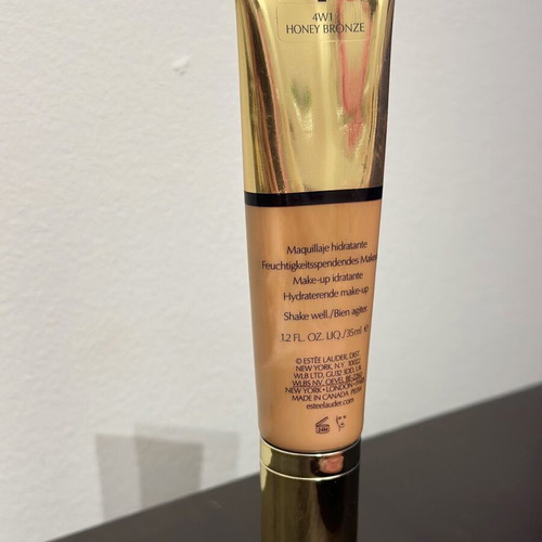 Estée Lauder Futurist Hydra Rescue SPF 45 like new, shade 4W1