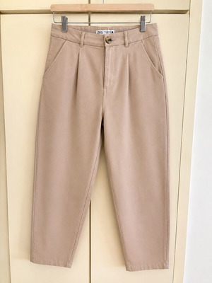 Zara women's high-waisted chino pants with pleats, beige, Medium