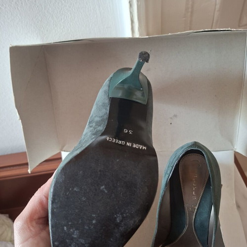 Suede pumps used, cypress green, size 36