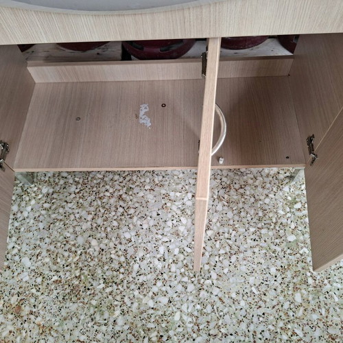 Sink with cabinet like new