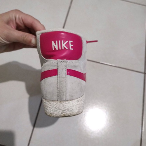 Nike Blazer Mid suede used, grey with pink details