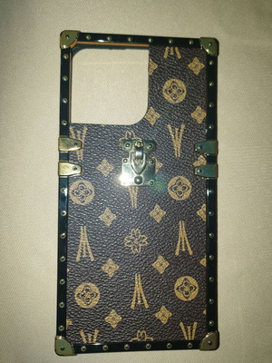 Mobile case 14 Pro Max like new, box only