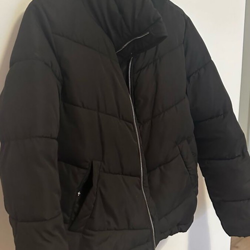 Puffer jacket Stradivarius black like new, size small