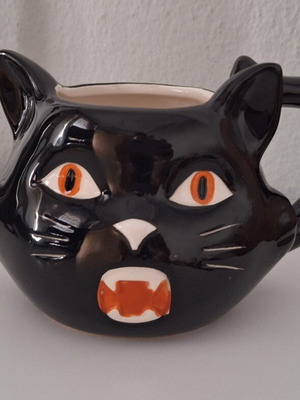 Flying Tiger Halloween Cat Mug like new
