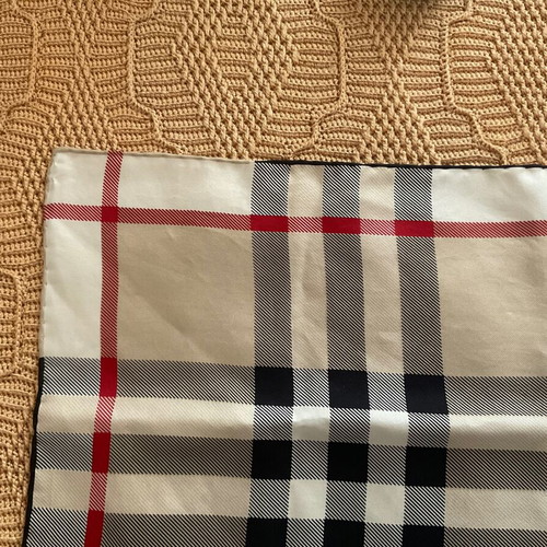 Burberrys silk square scarf 45x45 cm like new, beige