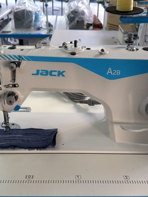 Ραπτομηχανή Jack καινούργια με αυτόματο κόψιμο κλωστής και ρυθμιζόμενο φωτισμό