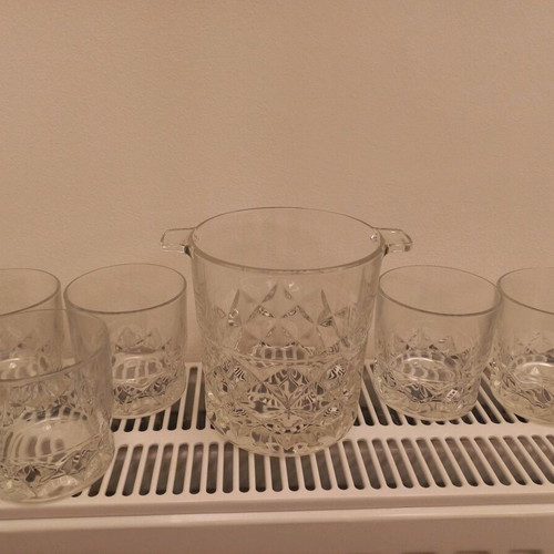 Whiskey glass set 5 pieces and ice bucket like new