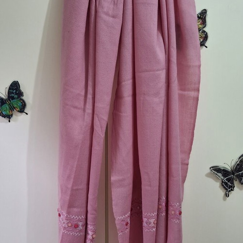 Pashmina pink with embroidered details and fringes like new