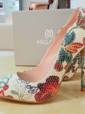 Migato pumps new, white floral print, size 37