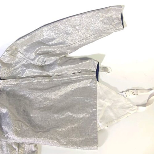 Fencing set used with electric vest, mask and cuff