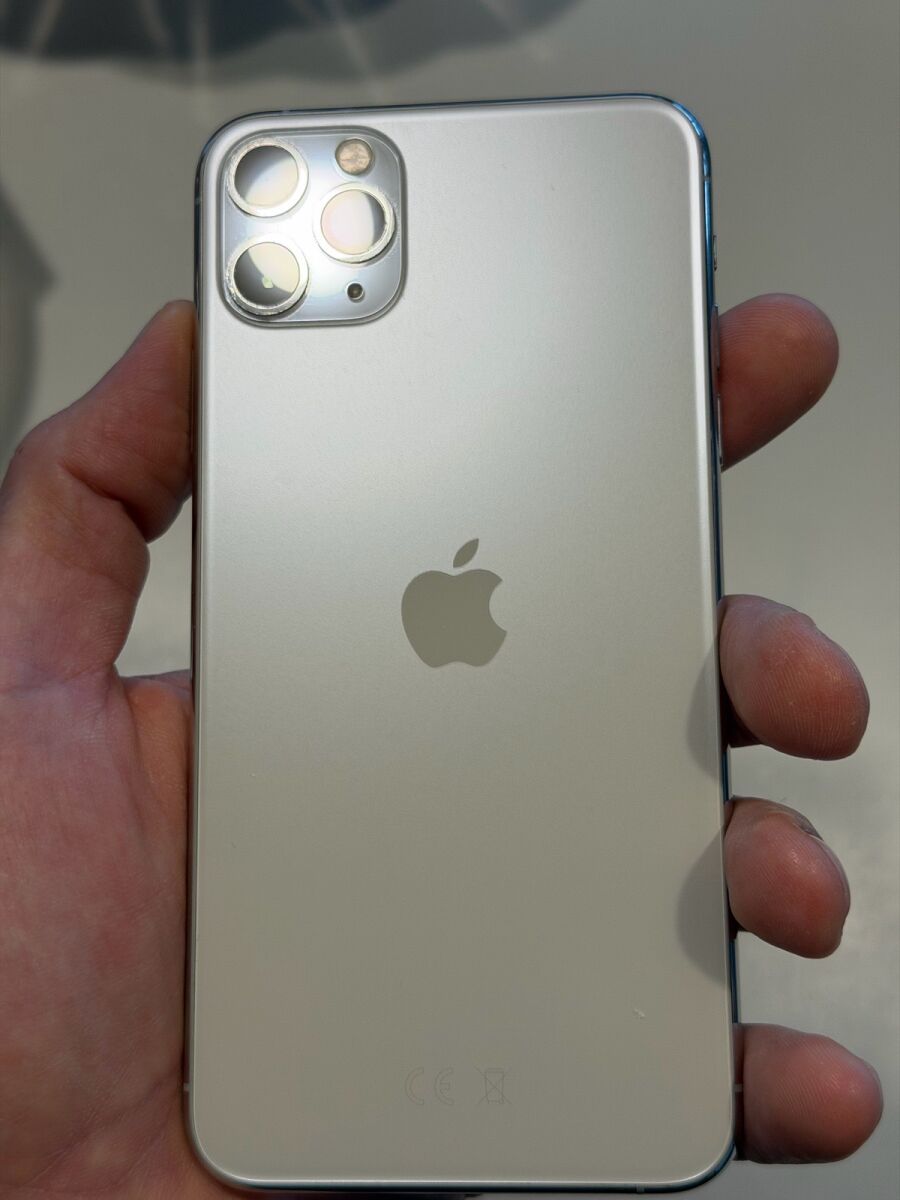iPhone 11 Pro Max 512GB Silver like new - € 320,00 - Vendora.cy