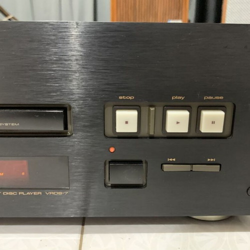 TEAC VRDS 7 CD player used with defect