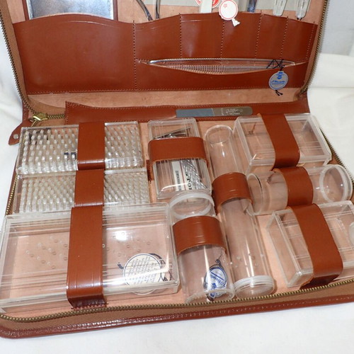 Vintage Men's Shaving and Grooming Set with Gillette Tech S4 Razor in Leather Case