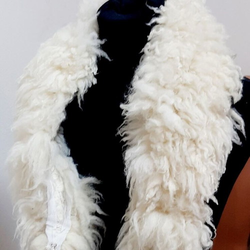 Sheepskin Women's Collar white, like new, 89×14 cm