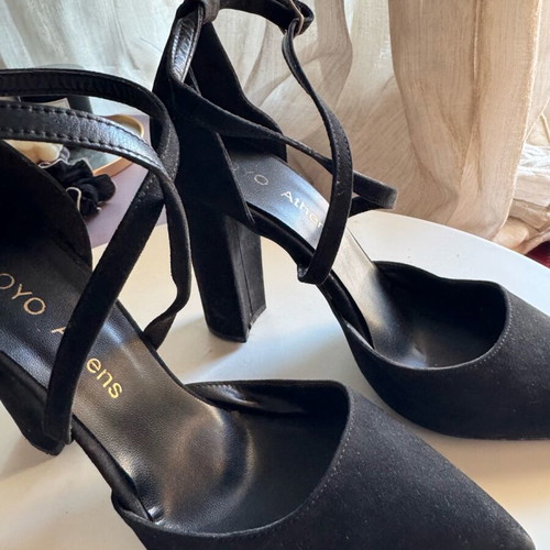 Black pumps size 37 like new