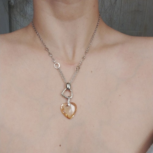 Modern necklace with double chain and heart pendant in amber tone, like new
