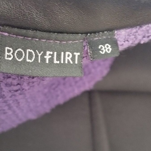 Jacket like new with zipper and leather details, purple, size M