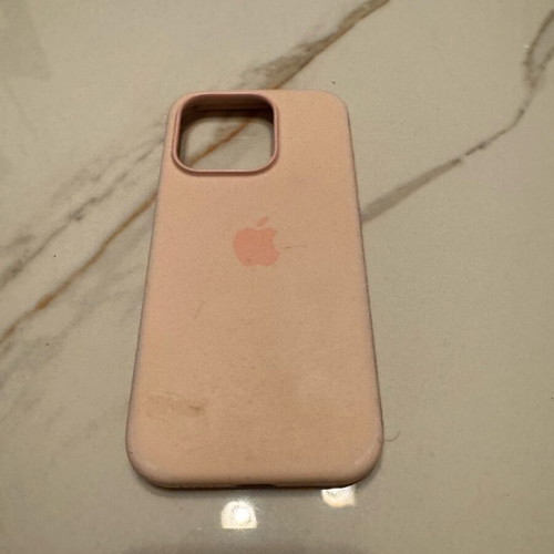 iPhone 15 pro θήκη ροζ μεταχειρισμένη με φθορές