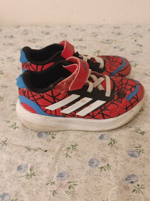 Adidas Marvel Spider-Man Runfalcon 3.0 αθλητικά παπούτσια μέγεθος 27 μεταχειρισμένα, κόκκινα