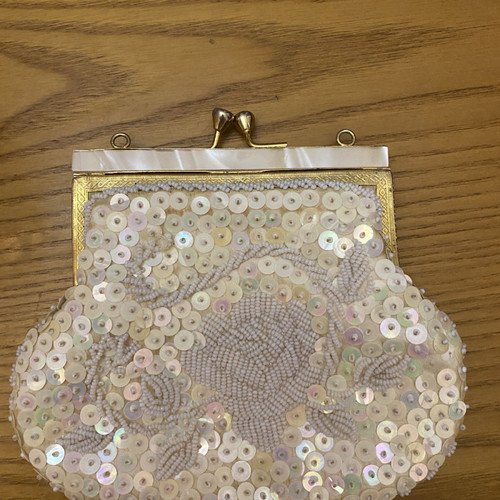 Vintage τσαντάκι clutch με παγιέτες σαν καινούργιο, άσπρο και χρυσαφί