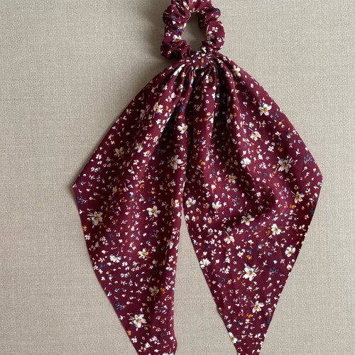 Stradivarius red hair elastic like new