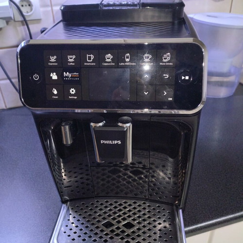 Philips LatteGo 4300 EP4341/50 espresso machine like new