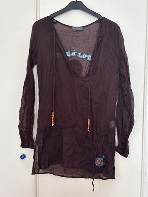 Kaftan shirt with embroidery and stones, like new, brown, size M