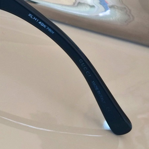 Gucci GG0900S Flat Top Mask Sunglasses with Logo, like new
