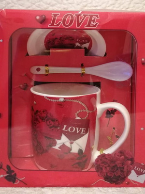Coffee mug with saucer and spoon "LOVE" new