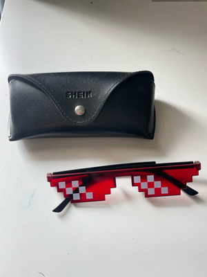 Pixel glasses like new with case