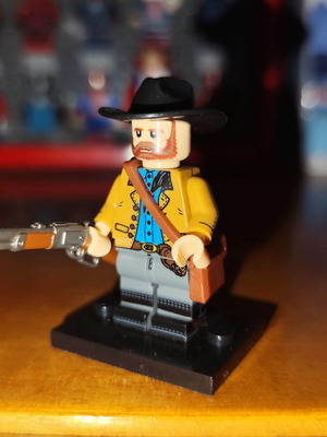 Μινιφιγούρα Arthur Morgan σαν καινούργιο με αξεσουάρ από Red Dead Redemption 2