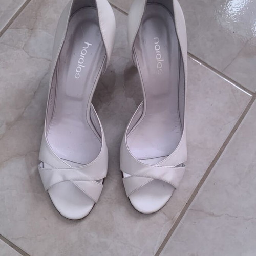 Haralas White Pearl Leather (Napa) Pumps Size 40 New