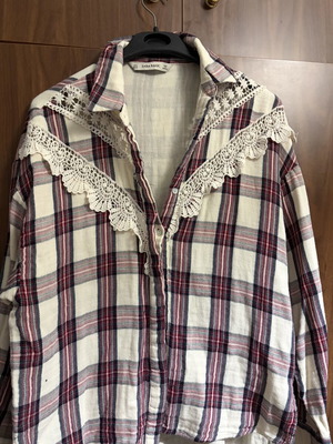 Shirt Stradivarius like new, beige and red, size M