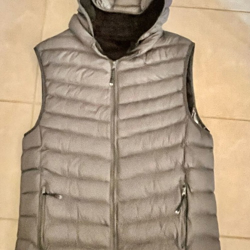 Sleeveless Quilted Jacket with Hood Large, like new, gray