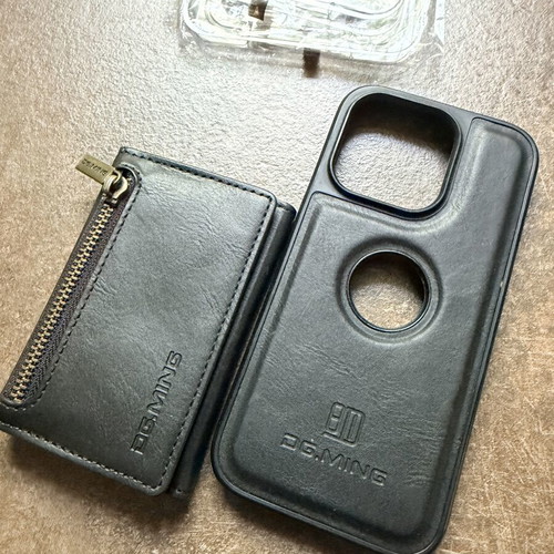IPhone 15pro cases like new with wallet and privacy tempered glasses