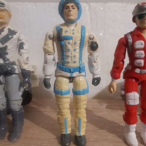 Lot GI Joe with 3 figures and 2 Polar Battle Bear vehicles like new