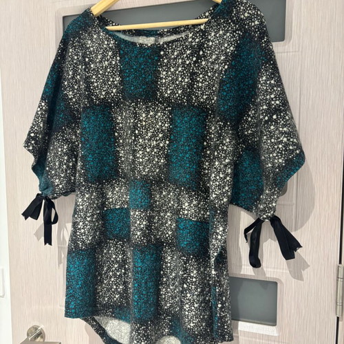 Women's winter blouse like new, size L/XL, blue and gray