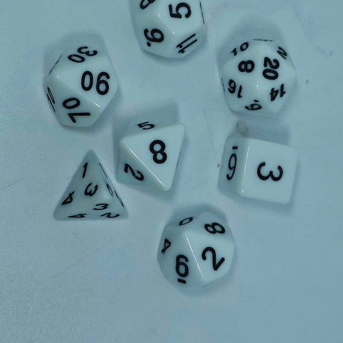 Set of 7 white polyhedral RPG dice like new with fabric pouch