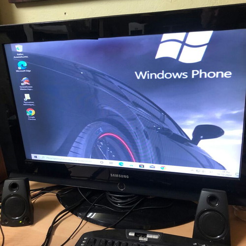 Computer like new with excellent condition and performance