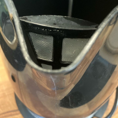 JuroPro 2.0 liter kettle used, black with inox surfaces